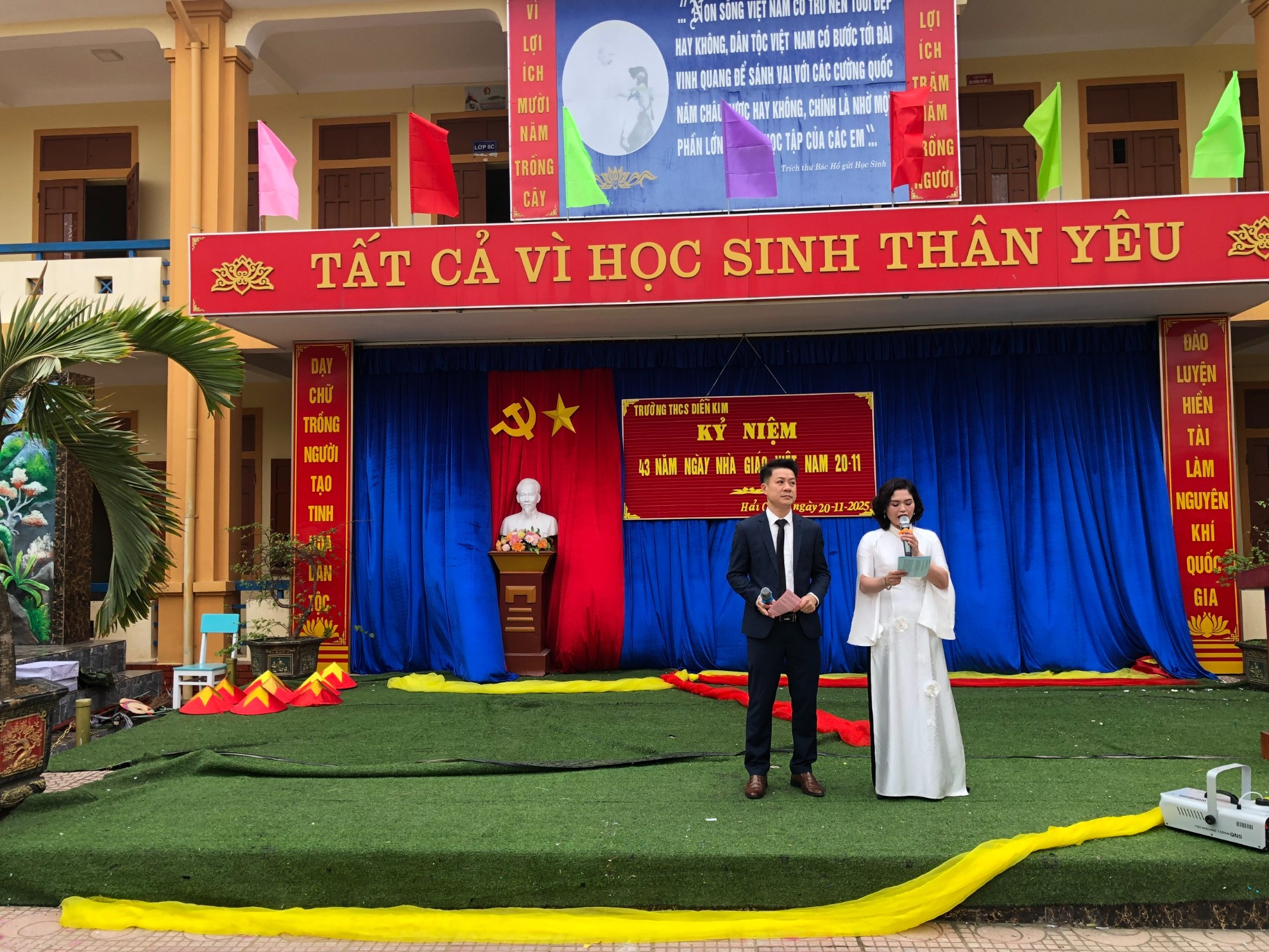 Trường THCS Diễn Kim tổ chức kỷ niệm 43 năm ngày Nhà giáo Việt Nam 20/11